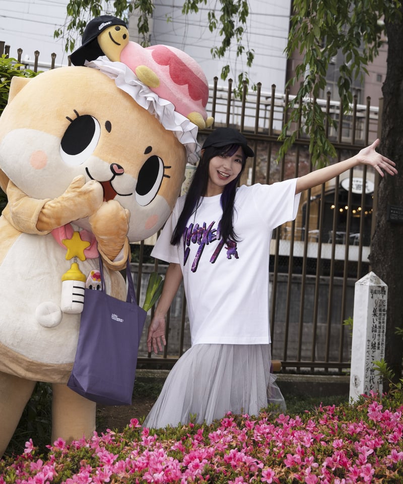 Ado HOTTOPIC コラボ Tシャツ 海外限定 XS SALE!】Ado HOT TOPIC コラボ Tシャツ 海外限定 XSの通販 by