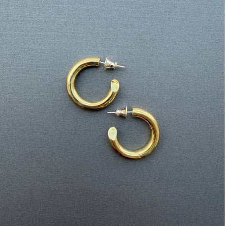 gold large solid pierce(ピアス)