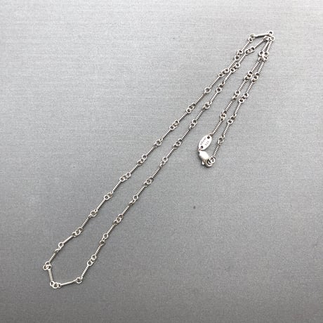Twist chain narrow neck