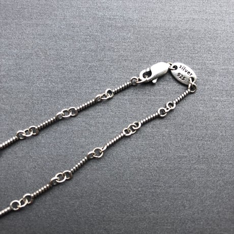 Twist chain narrow neck