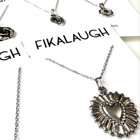 SILVER MOTIF CHARM LAYERING PENDANT
