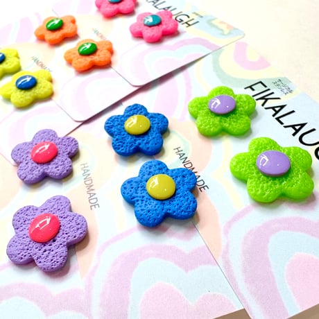 RETRO FLOWER STUD mat ピアス/イヤリング