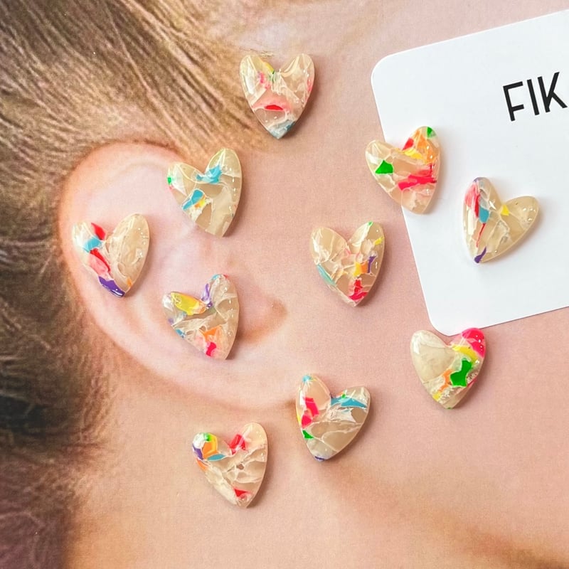 TRANSLUCENT RAINBOW×HEART STUD ピアス/イヤリング | FIKA
