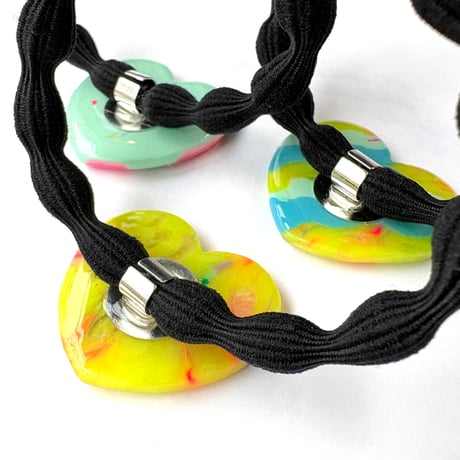 BIG HEART HAIR TIE