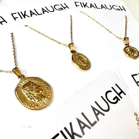 GOLD MOTIF CHARM LAYERING PENDANT