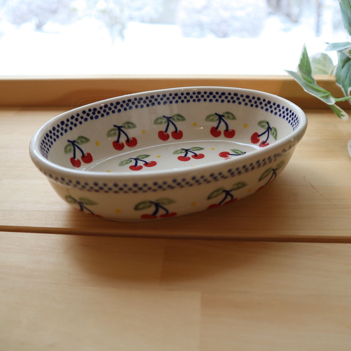 グラタン皿（さくらんぼ）マヌファクトゥラ | colorful