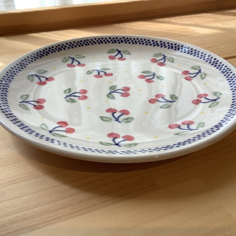 プレート22cm（さくらんぼ）マヌファクトゥラ | colorful