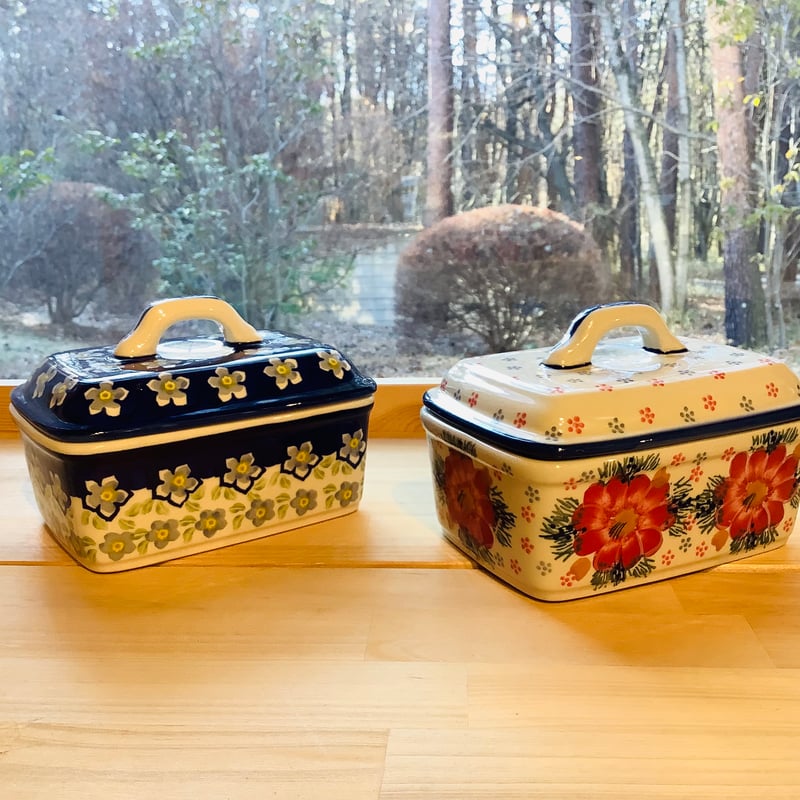 バターケース（赤い花柄）マヌファクトゥラ | colorful