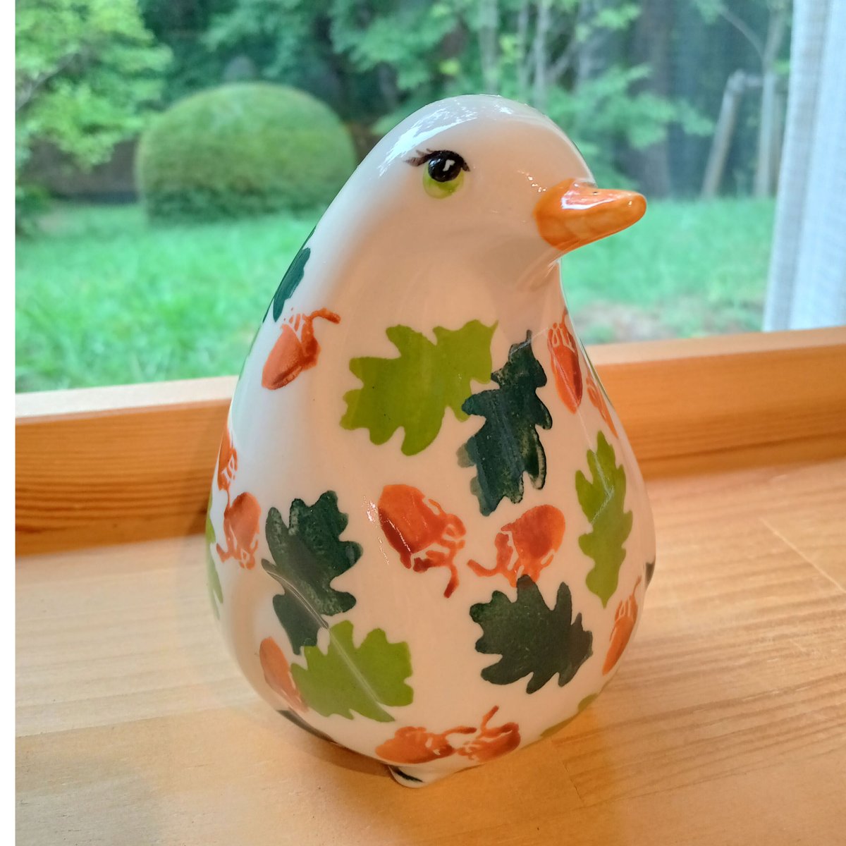 ペンギンの置物（どんぐり）マリアンナ | colorful