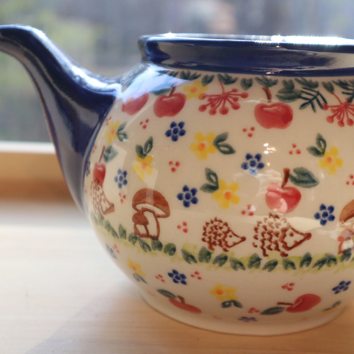 ティーポット大0.9L（青縁はりねずみ）ヴェナ | colorful