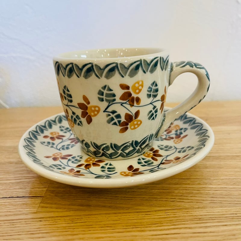 カップ＆ソーサー（どんぐり）マヌファクトゥラ | colorful