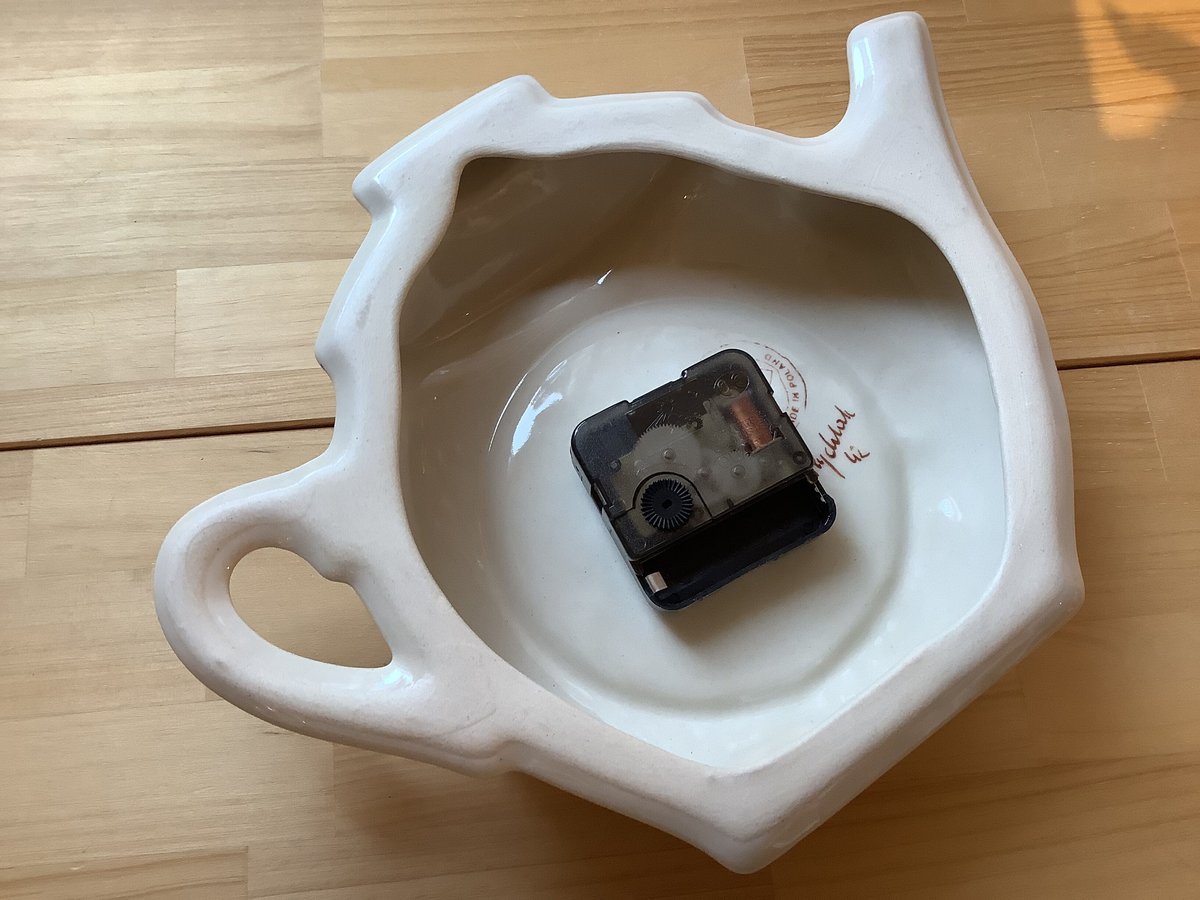 時計ポット（大つぶいちご⠀）ヴェナ | colorful