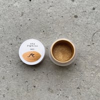uña pigment 05 < neutral gold>