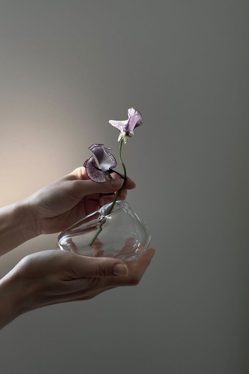 断捨離ラリック花瓶　飾ってました　高さ20㎝弱　一輪挿しにも　少しの束のお花にも 断捨離ラリック花瓶 飾ってました 高さ20㎝弱 一輪挿しに