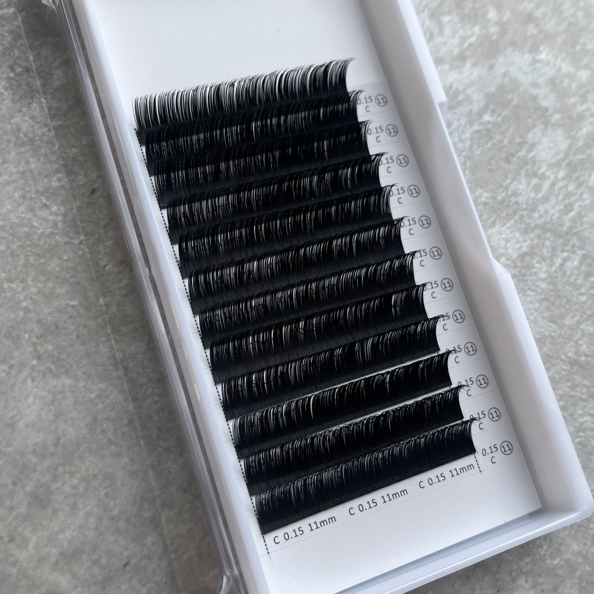 セーブルラッシュ【ブラック】C0．15 12列 | EMUR