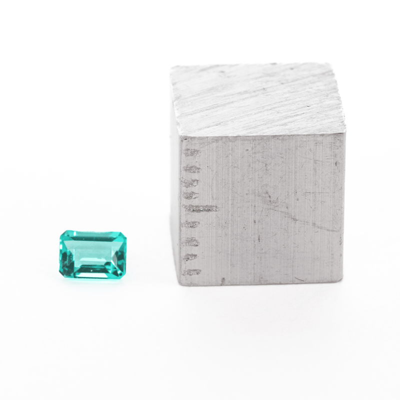 UVカラーチェンジ】蛍光エメラルド 0.2ct | まるむ商会