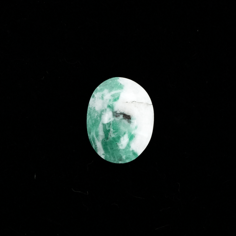 色彩のコントラストが美しい希少石】 エメラルドインクォーツ 1.38ct