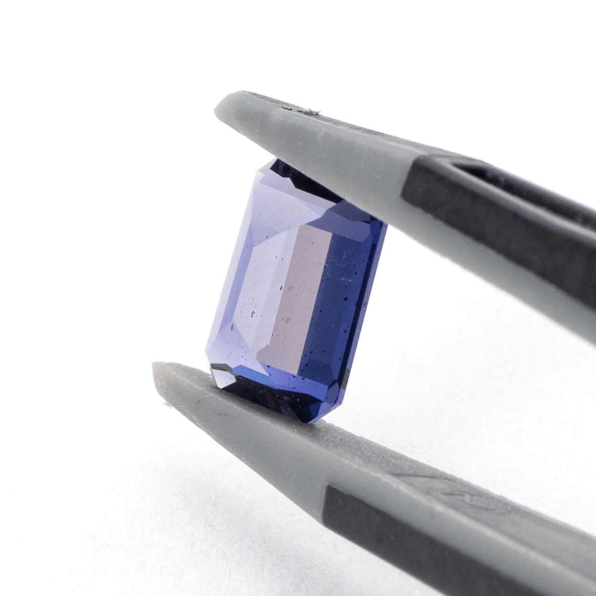 澄んだ菫色に輝く多色性の石】アイオライト 1.17ct | まるむ商会