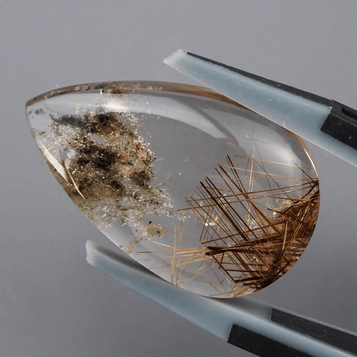 魅惑のインクルージョン】マイカインルチルクォーツ 10.9ct 魅惑のインクルージョン】マイカインルチルクォーツ 10.9ct