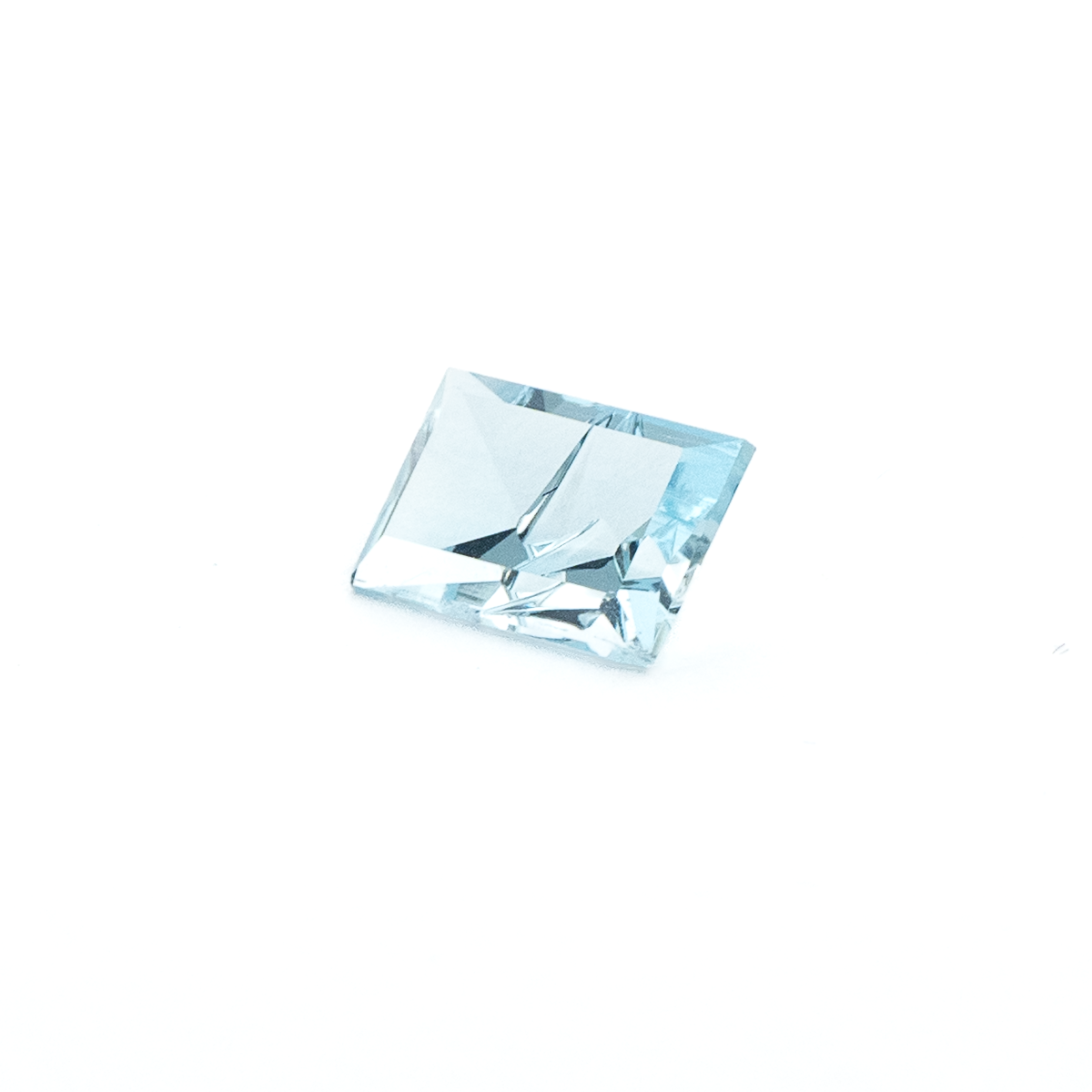 氷の結晶を閉じ込めた輝き | 極上ブルートパーズ5.35ct | 特殊
