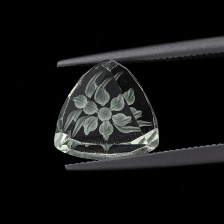【花模様のインタリオが輝く】グリーンアメジスト 3.8ct