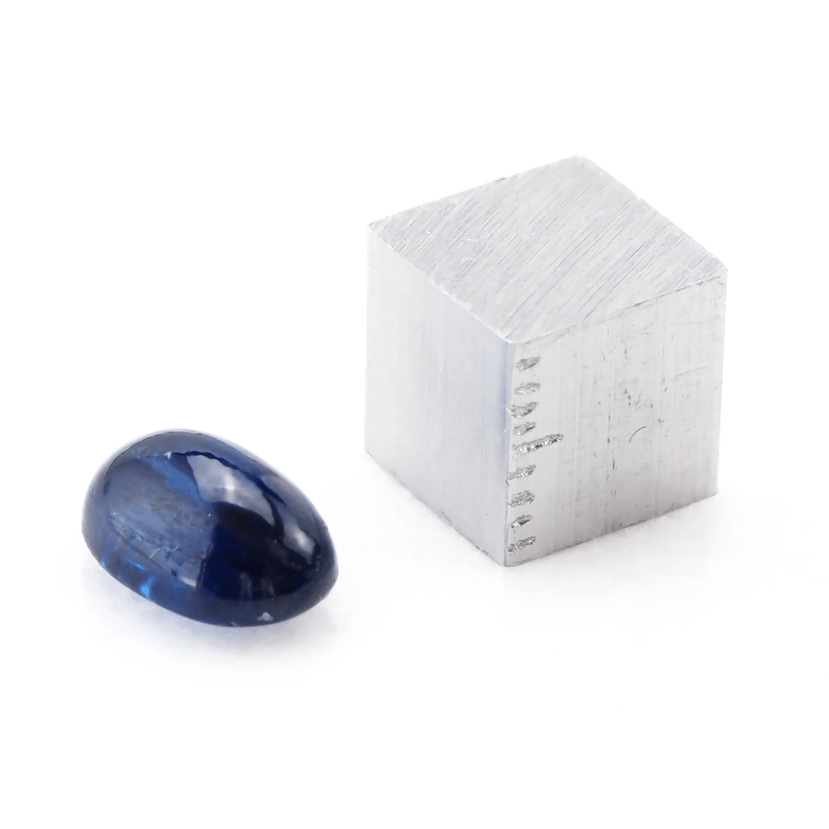 つややかなブルーのカボション】カイヤナイト 4.85ct | まるむ商会