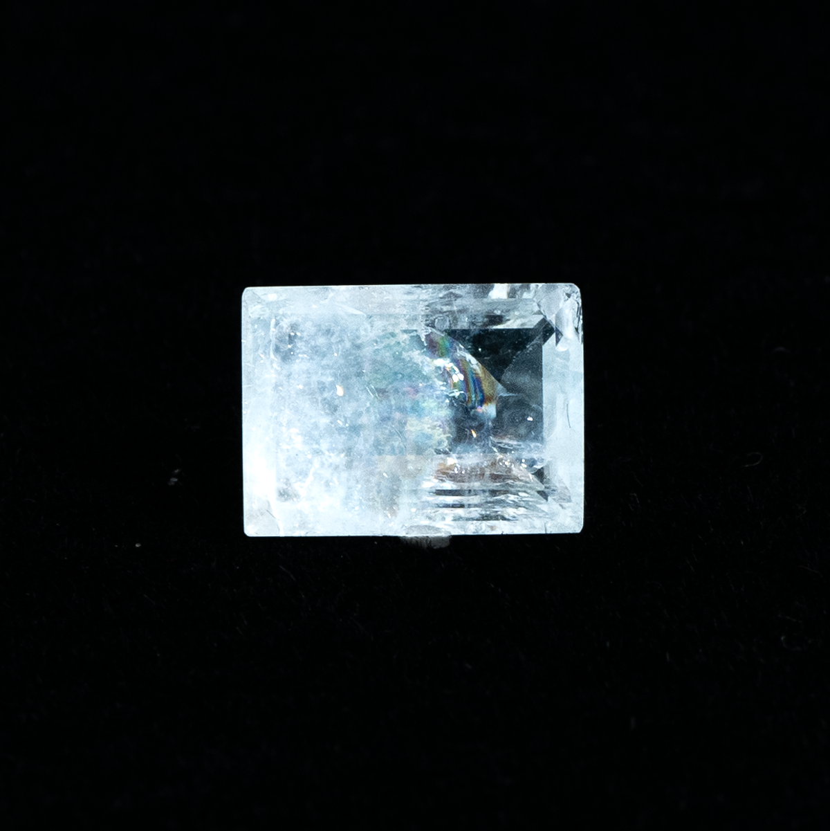 虹色にきらめく極上アクア】レインボーアクアマリン 1.85ct | まるむ商会