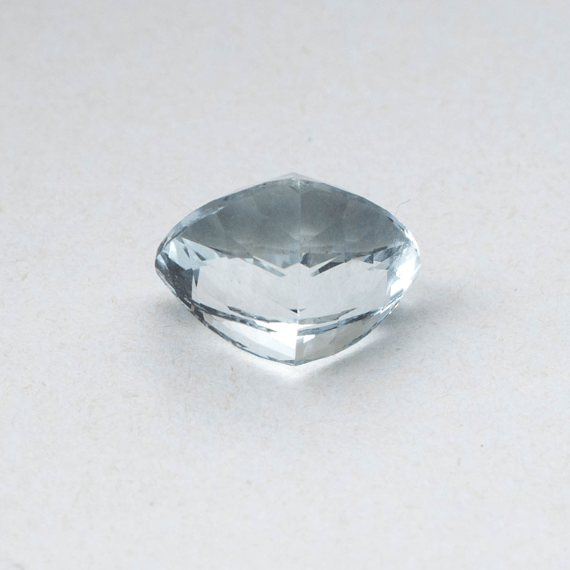 透き通る天然のブルー】 非加熱ブルートパーズ 3.30ct | まるむ商会