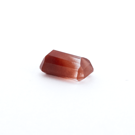 【赤いグラデーションが麗しい石】アンフィボールインクォーツ 1.55ct