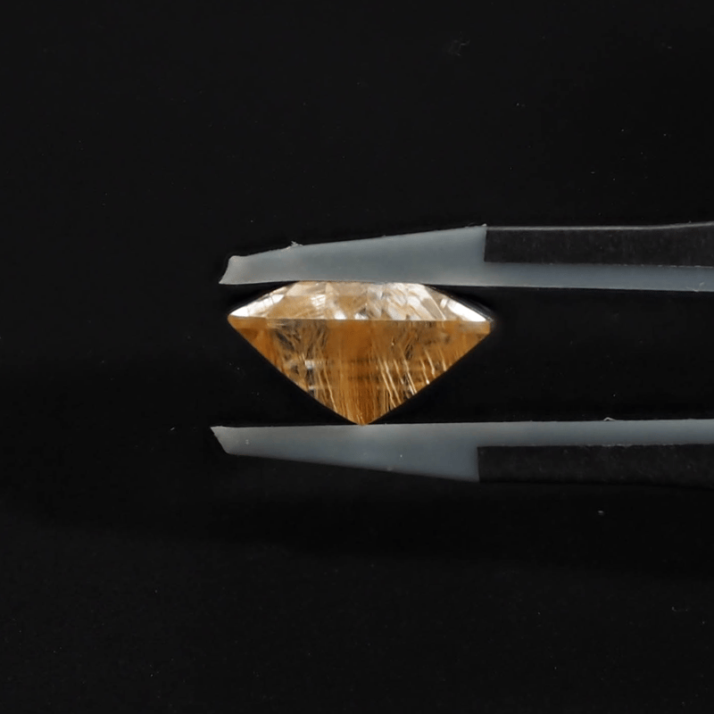 金色の針状インクルージョンが華やかに輝く】 リモナイトイントパーズ 