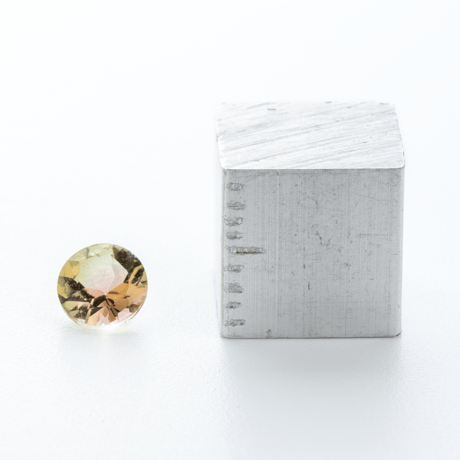 【繊細な色のグラデーション】バイカラートルマリン  0.55ct