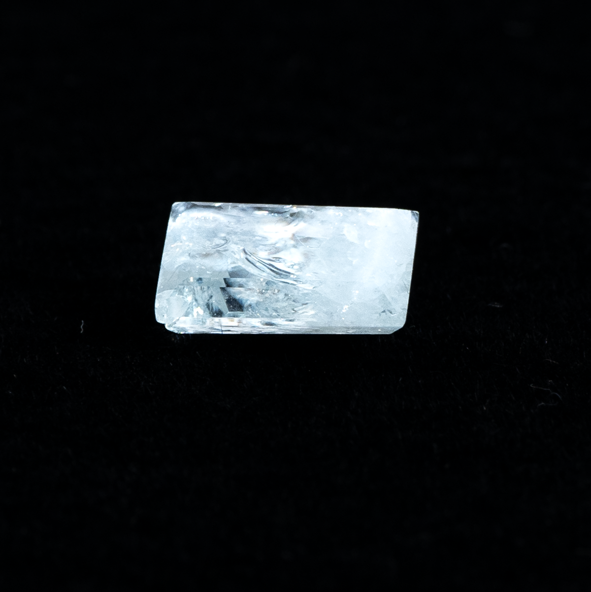 虹色にきらめく極上アクア】レインボーアクアマリン 1.85ct | まるむ商会