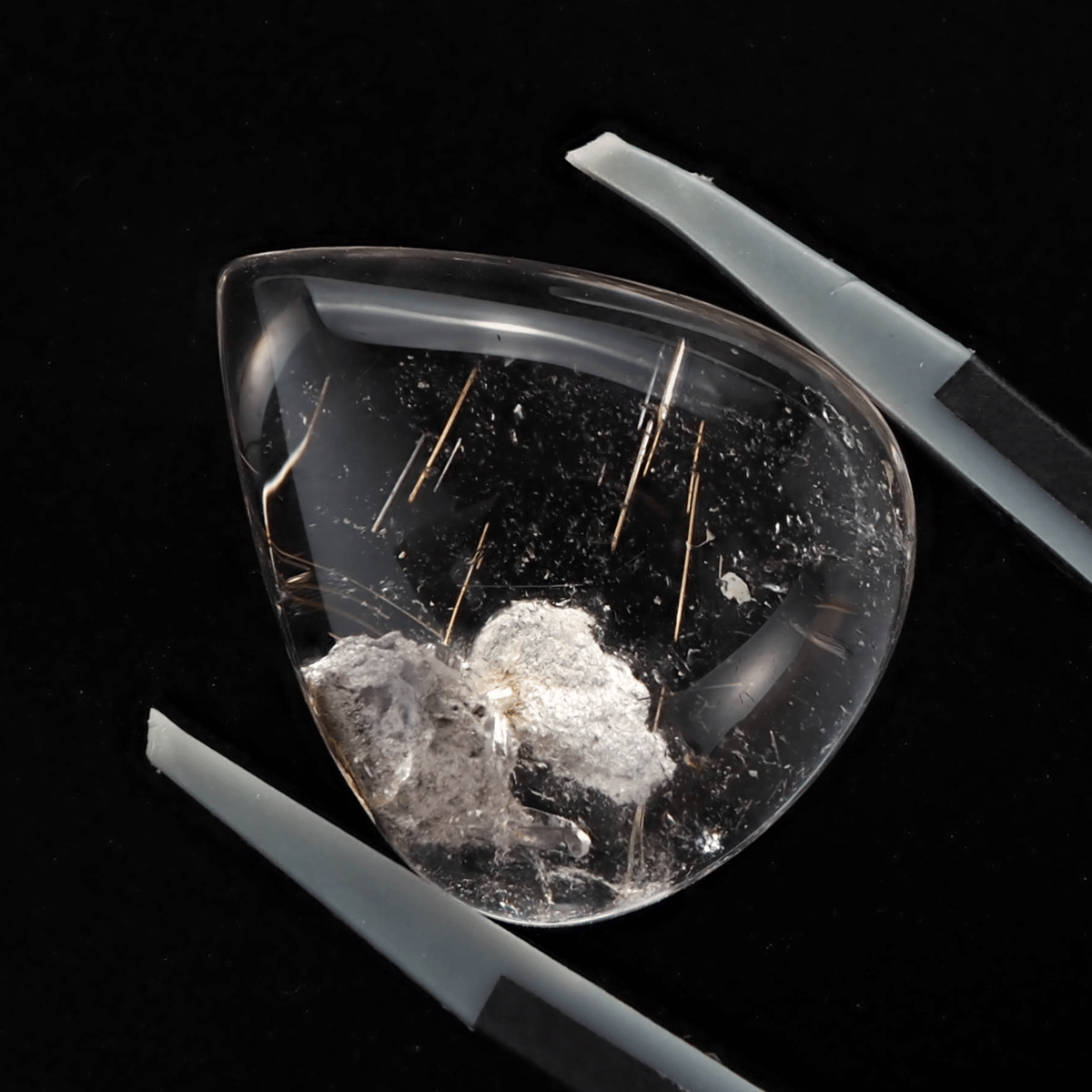魅惑のインクルージョン】ルチル入りホワイトガーデンクォーツ 15.6ct