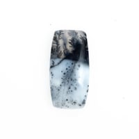 デンドリティックオパール 7.85ct｜夏の陽射しに輝く、静寂の雪景色