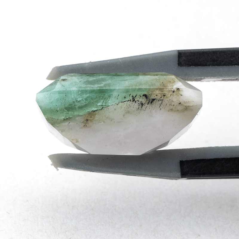 爽やかな白とグリーンのバイカラー】 エメラルドインアルバイト 7.15ct