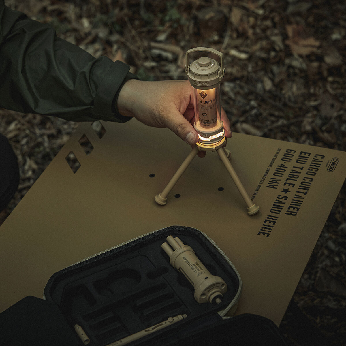 【新品未使用未開封】 DUAL STAND MINI SAND BEIGE CARGO】DUAL STAND MINI | LOGGERS Gear Supply