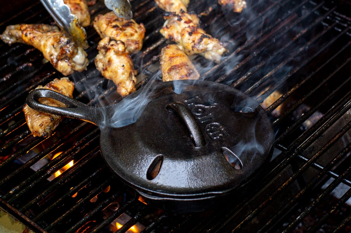 LODGE】スモーカースキレット | LOGGERS Gear Supply