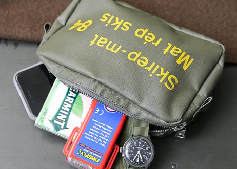 【Military】新品 デッドストック スイス軍 レタリング プラスチックポーチ