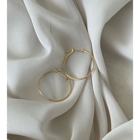 18k classic hoop pierce