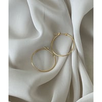 18k classic hoop pierce
