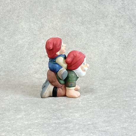 ガーデニング雑貨　お馬さんごっこの小人　置物　GNOME　（お馬さん）　（450-174）