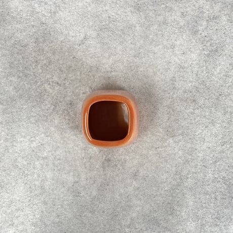 レッドオレンジ RED ORANGE  存在感    スクエア型  フラワーヴェース 開口部□7cm H19cm（450-446）