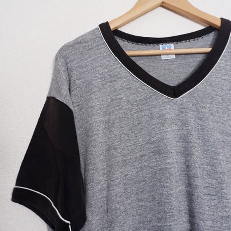 RUSSEL V-NEXK "10" TEE