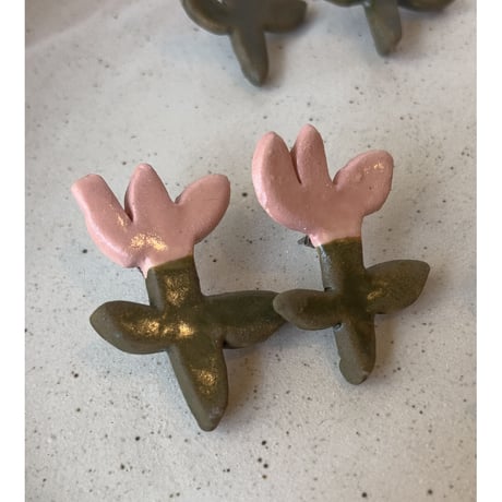 Pottery Earrings / Pink × Moss Green