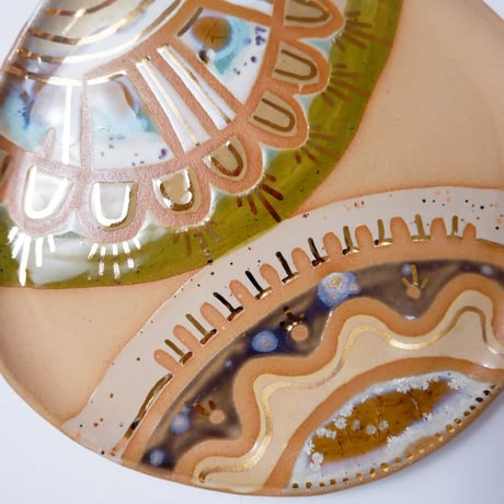 CURIOUS CLAY PLATE/B