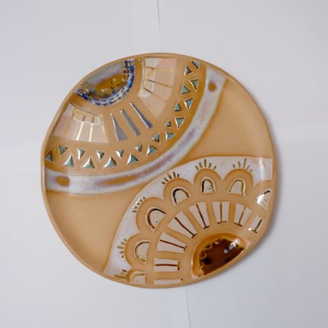 CURIOUS CLAY PLATE/A