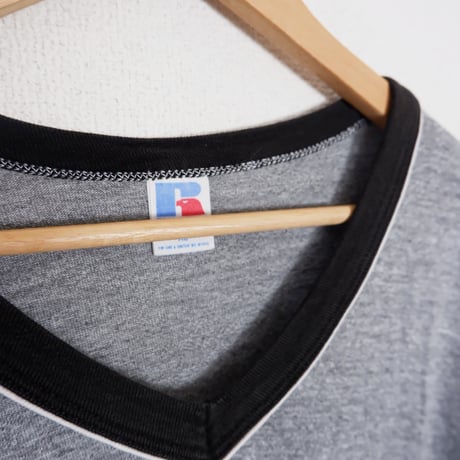 RUSSEL V-NEXK "10" TEE