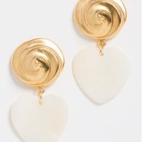 White heart✖️gold earrings🤍