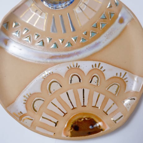 CURIOUS CLAY PLATE/A