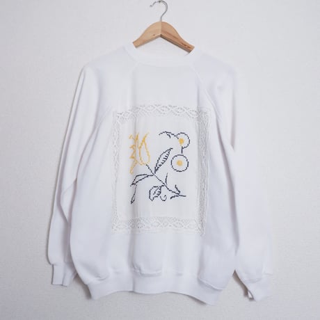 LACE GARDEN SWEAT